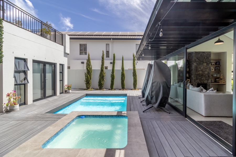 6 Bedroom Property for Sale in Pearl Valley at Val de Vie Western Cape